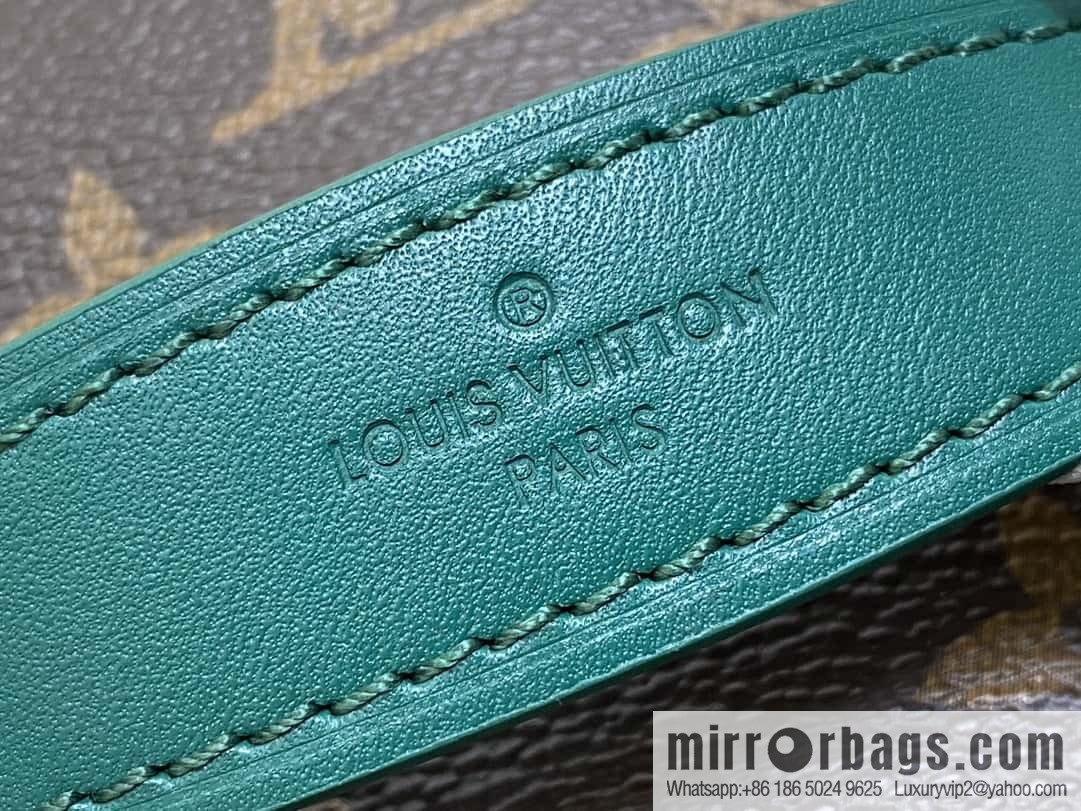 [Boutique‑grade] M12667 presbyopia green, medium cosmetic bag Nice cosmetic bag