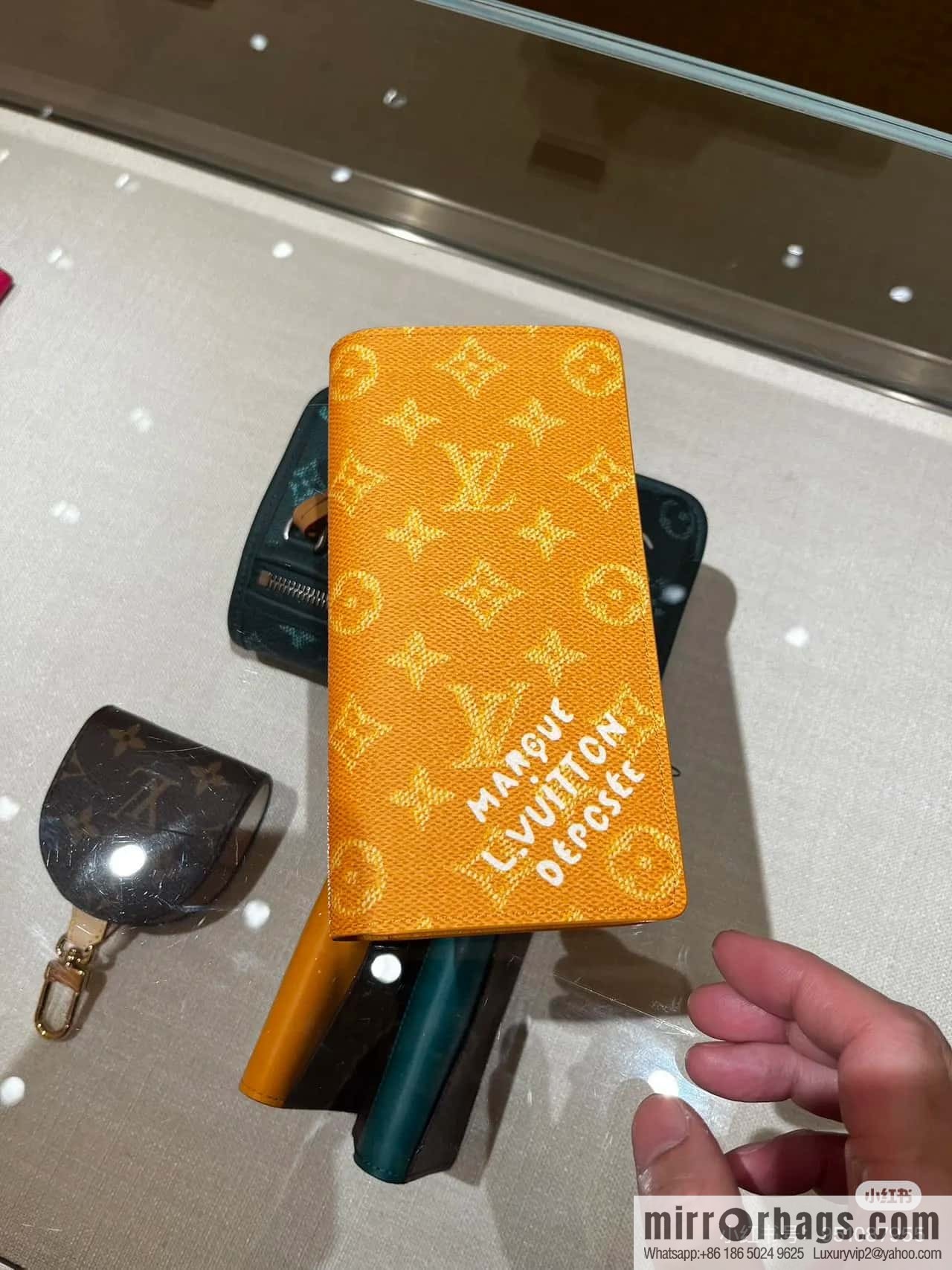 [Boutique‑grade] M12656 yellow flower silk screen printing, long suit clip wallet series BRAZZA wallet