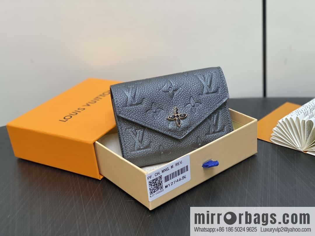 [Boutique‑grade] M12746 pearlescent gray, three-fold wallet series Victorine Wallet wallet