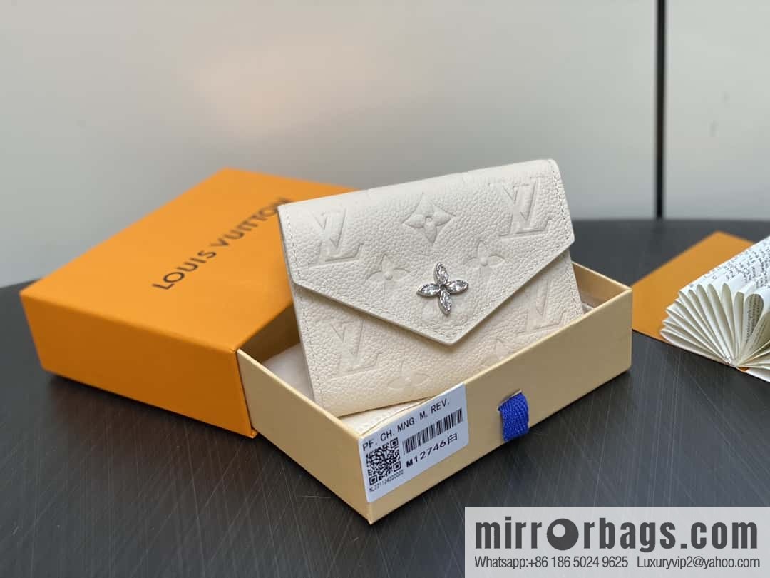 [Boutique‑grade] M12746 pearlescent white, three-fold wallet series Victorine Wallet wallet