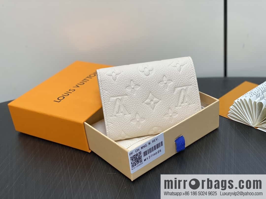 [Boutique‑grade] M12746 pearlescent white, three-fold wallet series Victorine Wallet wallet