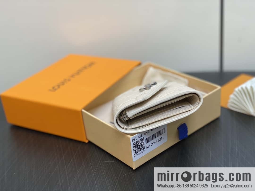 [Boutique‑grade] M12746 pearlescent white, three-fold wallet series Victorine Wallet wallet