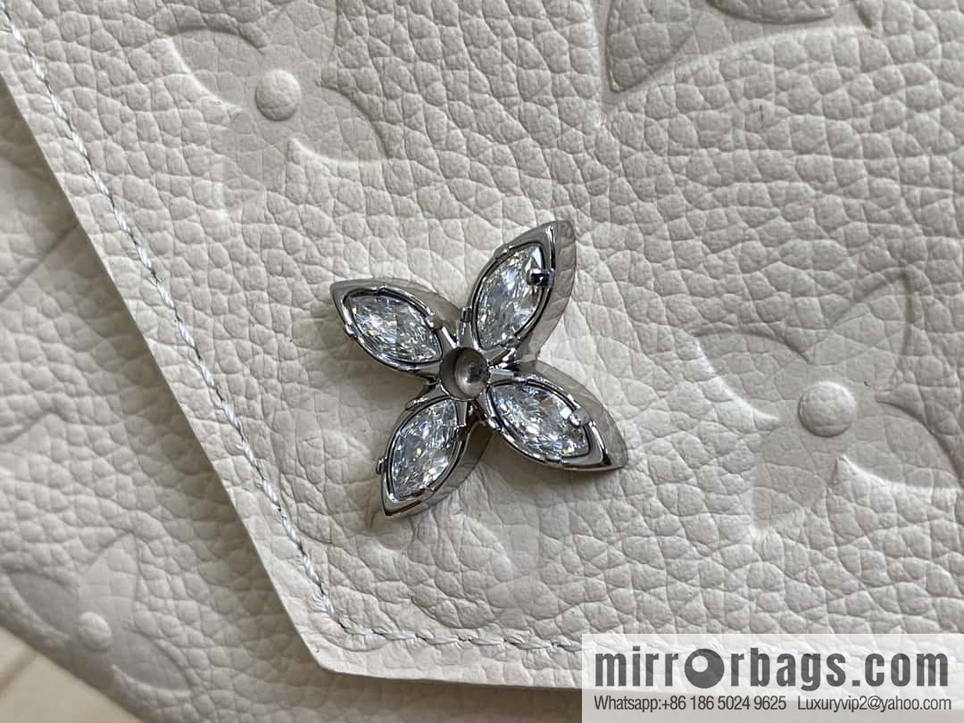 [Boutique‑grade] M12746 pearlescent white, three-fold wallet series Victorine Wallet wallet