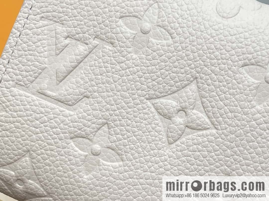 [Boutique‑grade] M12746 pearlescent white, three-fold wallet series Victorine Wallet wallet