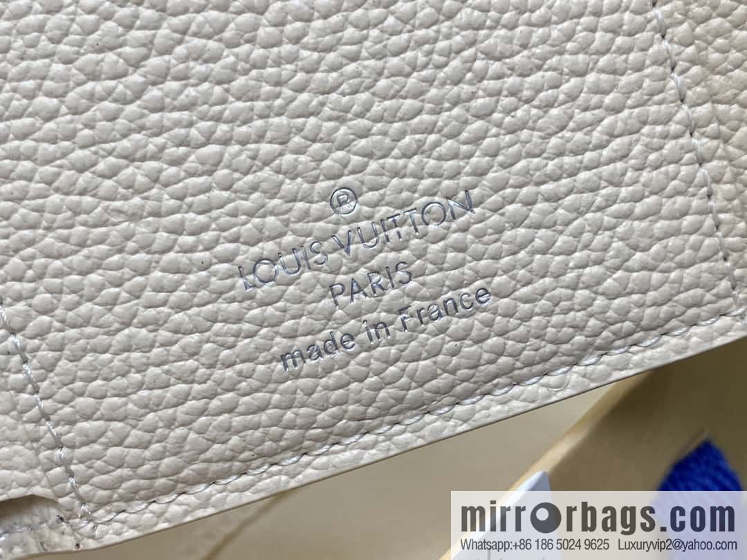[Boutique‑grade] M12746 pearlescent white, three-fold wallet series Victorine Wallet wallet