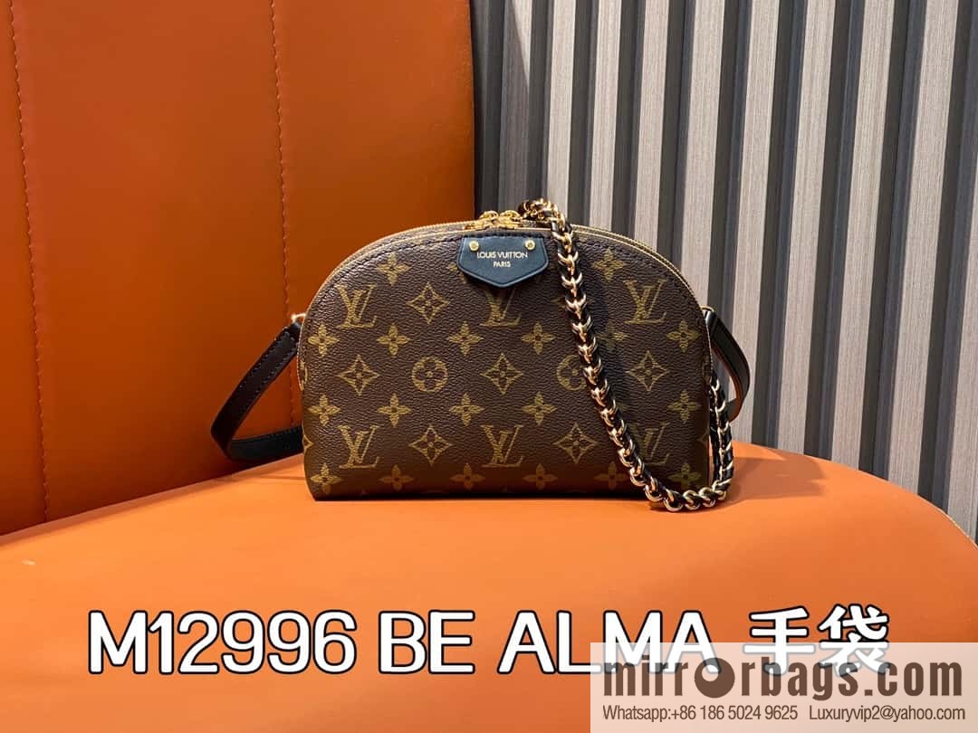 [Boutique‑grade] M12996 presbyopia, chain shell bag series, the new BE ALMA handbag of the season, Be Alma handbag.