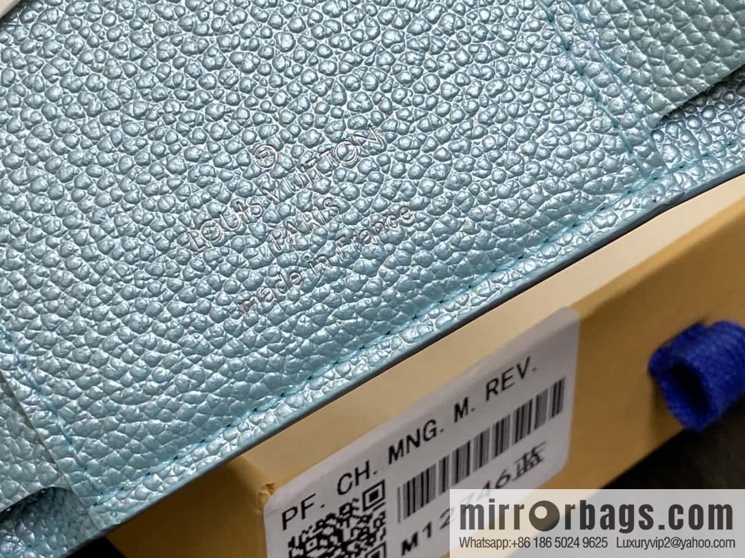 [Boutique‑grade] M12746 pearlescent blue, three-fold wallet series Victorine Wallet wallet