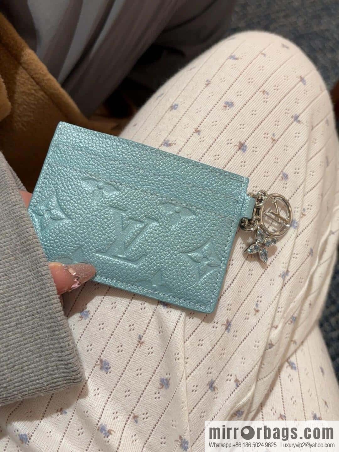 [Boutique‑grade] M12180 pearlescent blue, full leather embossed, card bag wallet series Porte-cartes LV Char Ms card holder