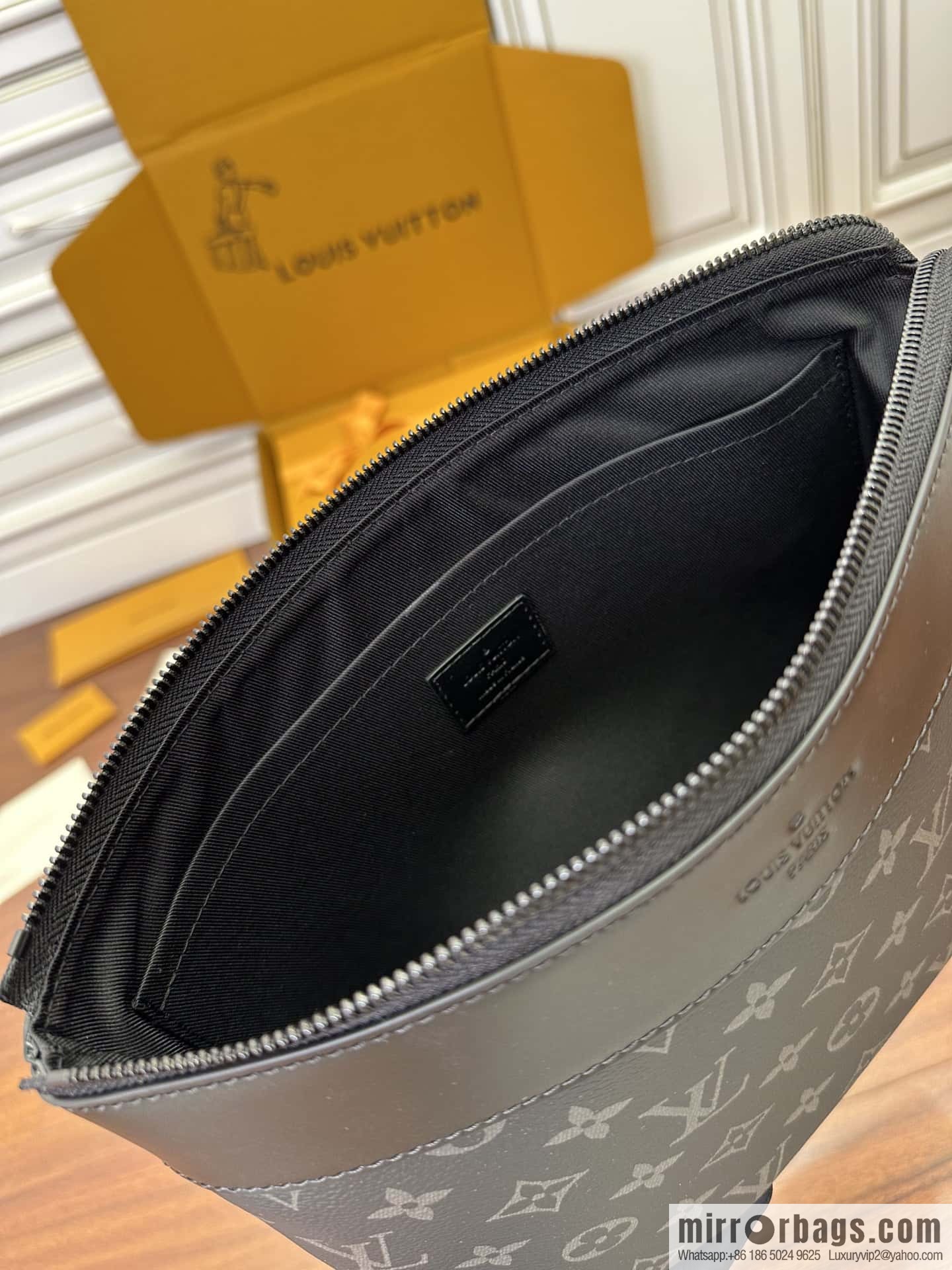 LV M82543 POCHETTE VOYAGE SOUPLE clutch