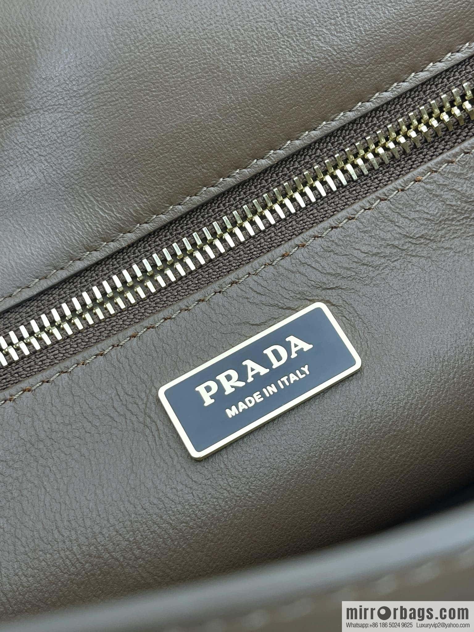 PRADA 🎉 new catwalk model 🎉 1BD378A suede🎉🎉