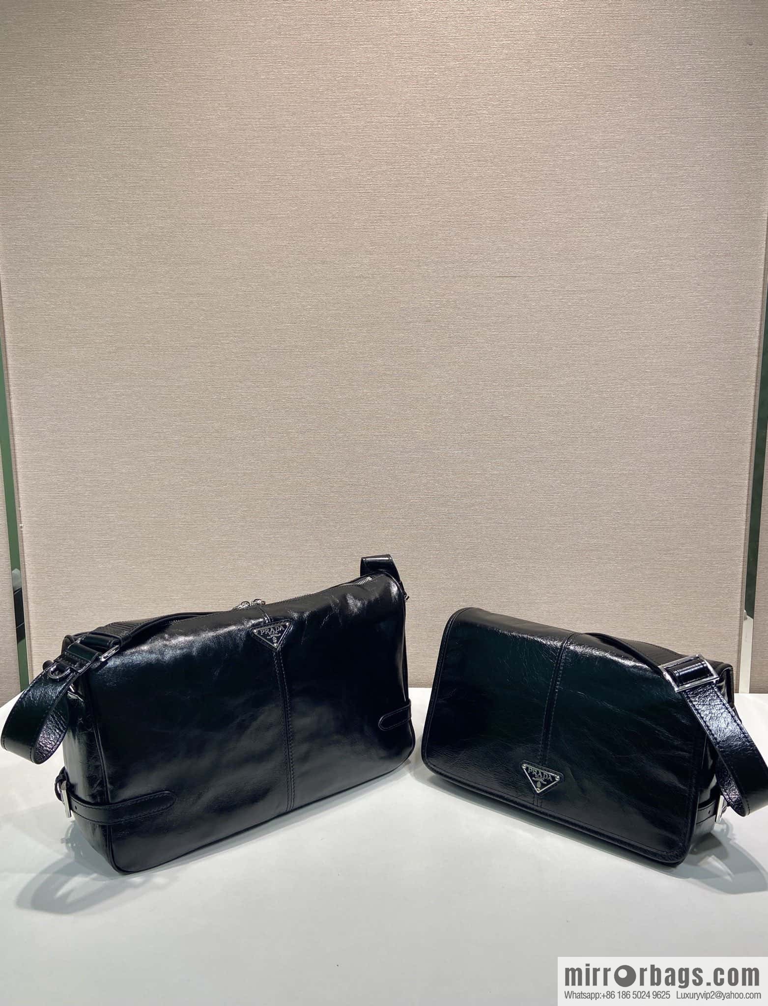 PRADA 🎉 new oil wax bag 🎉 2VD073 messenger bag🎉🎉