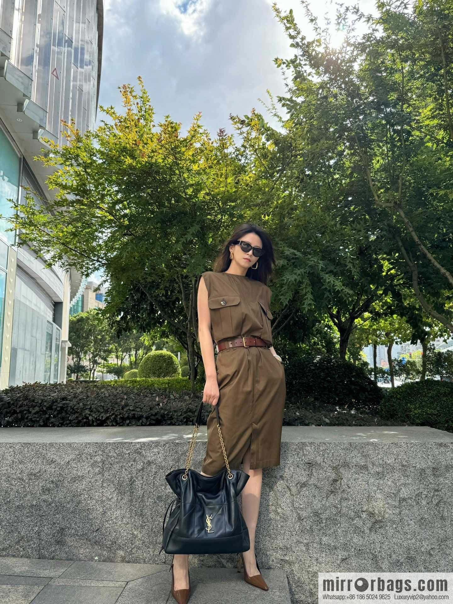 YSL 𝗝𝗮𝗺𝗶𝗲 𝟰.𝟯 𝗟𝗮𝗿𝗴𝗲 𝗣𝗢𝗖𝗛𝗢𝗡_ lucky bag bucket bag 809824