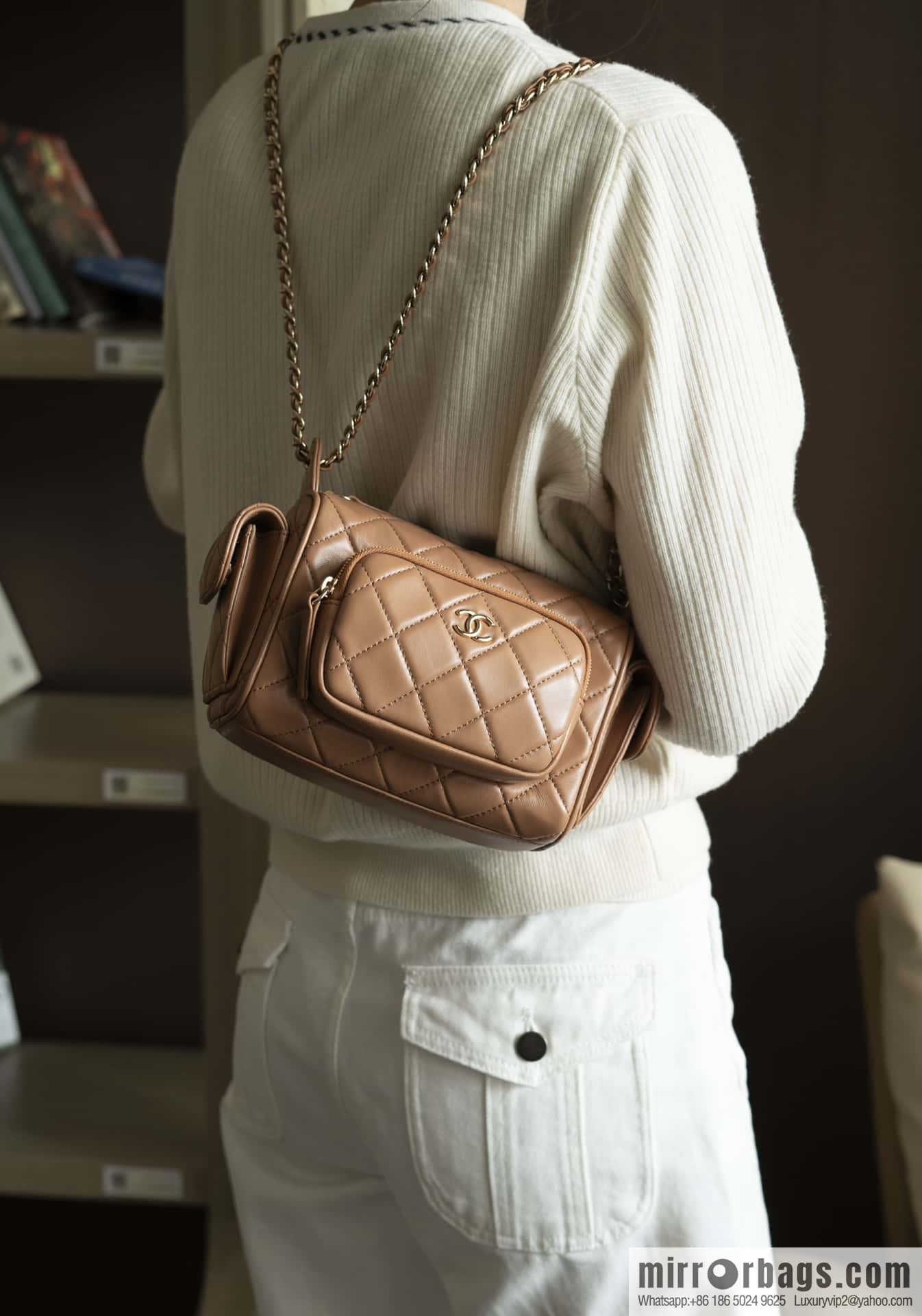 𝐂𝐇𝐀𝐍𝐄𝐋 24K multi-pocket camera bag, caramel color, small AS5220
