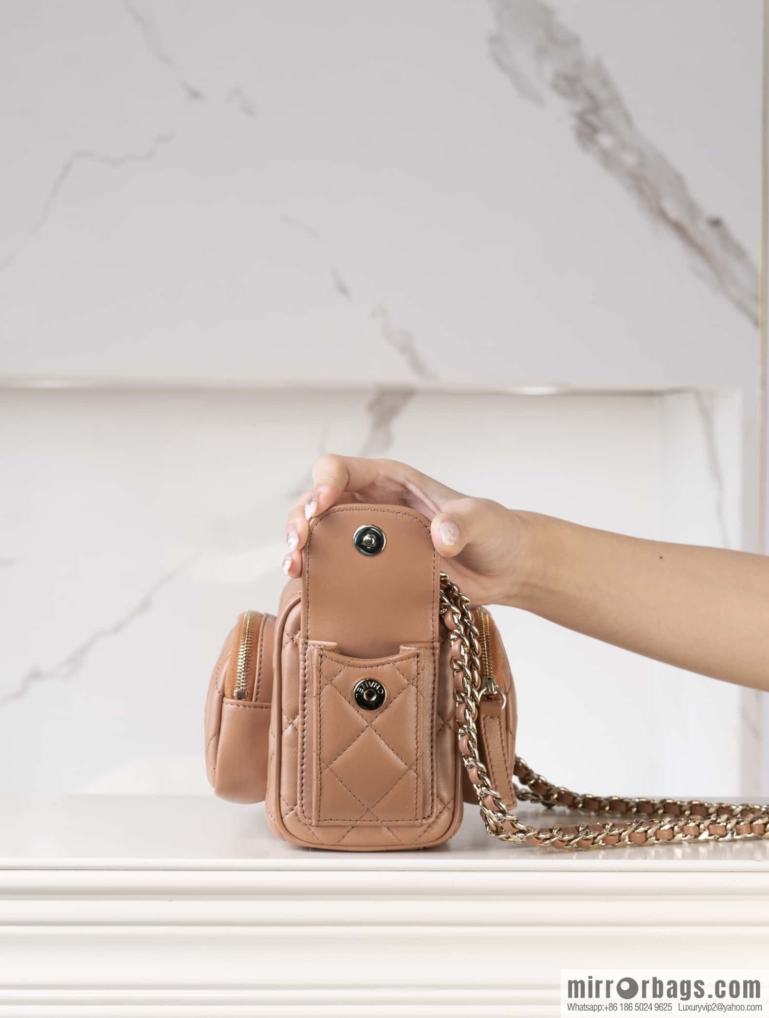 𝐂𝐇𝐀𝐍𝐄𝐋 24K multi-pocket camera bag, caramel color, small AS5220