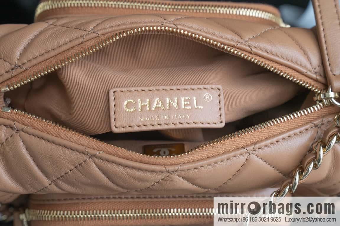 𝐂𝐇𝐀𝐍𝐄𝐋 24K multi-pocket camera bag, caramel color, small AS5220