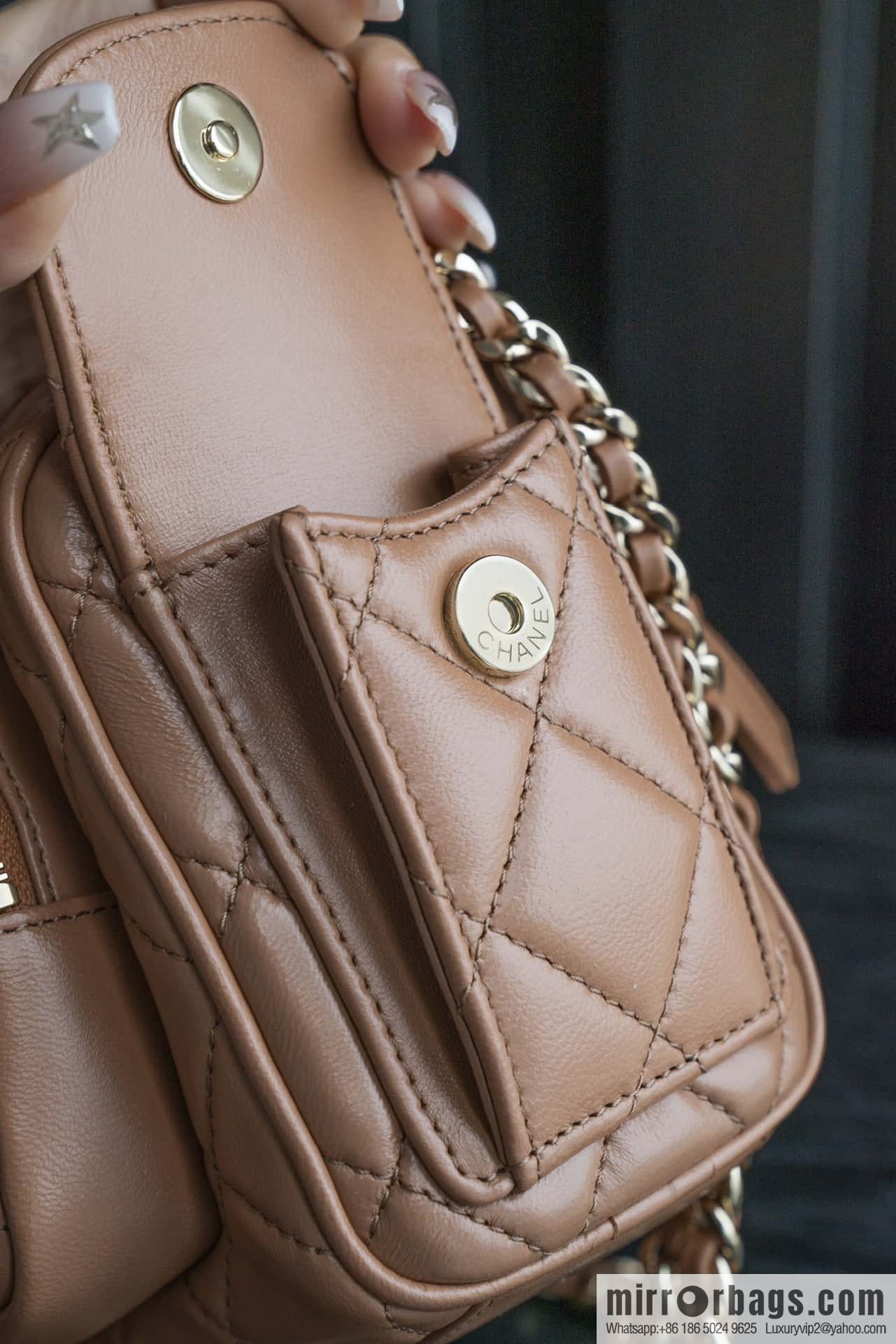 𝐂𝐇𝐀𝐍𝐄𝐋 24K multi-pocket camera bag, caramel color, small AS5220
