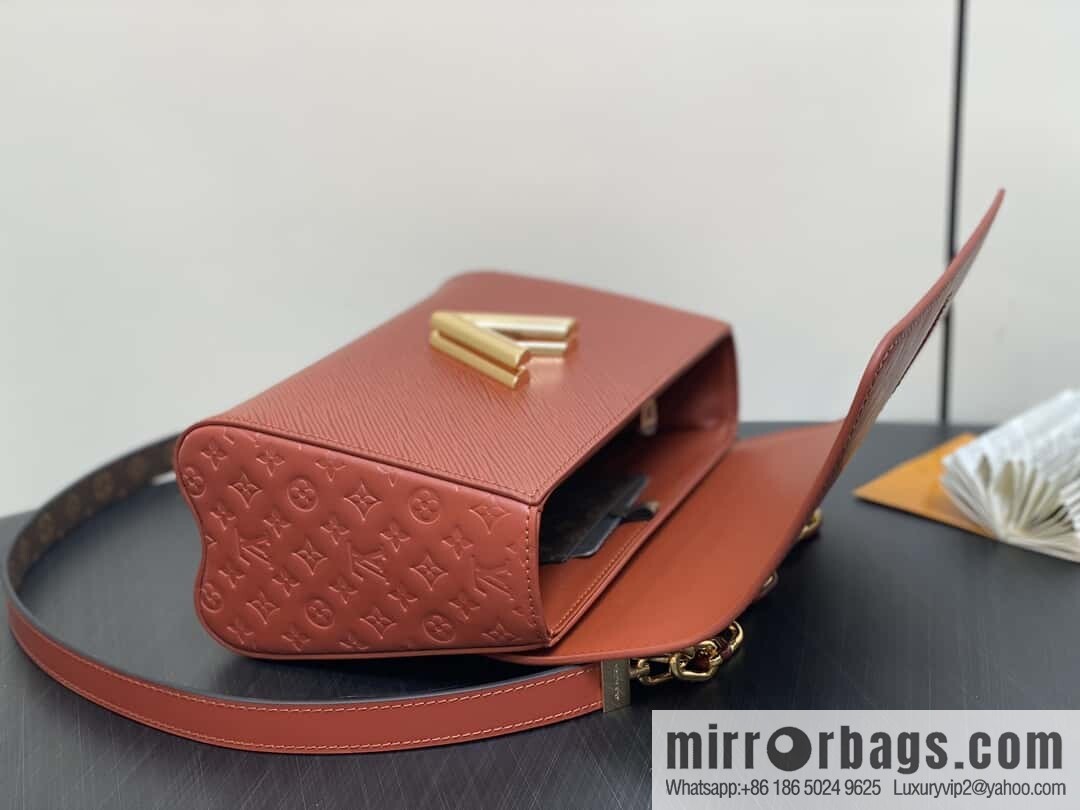 [Boutique‑grade] M24043 brown M24044 black, water ripple Twist series NEW Twist MM handbag