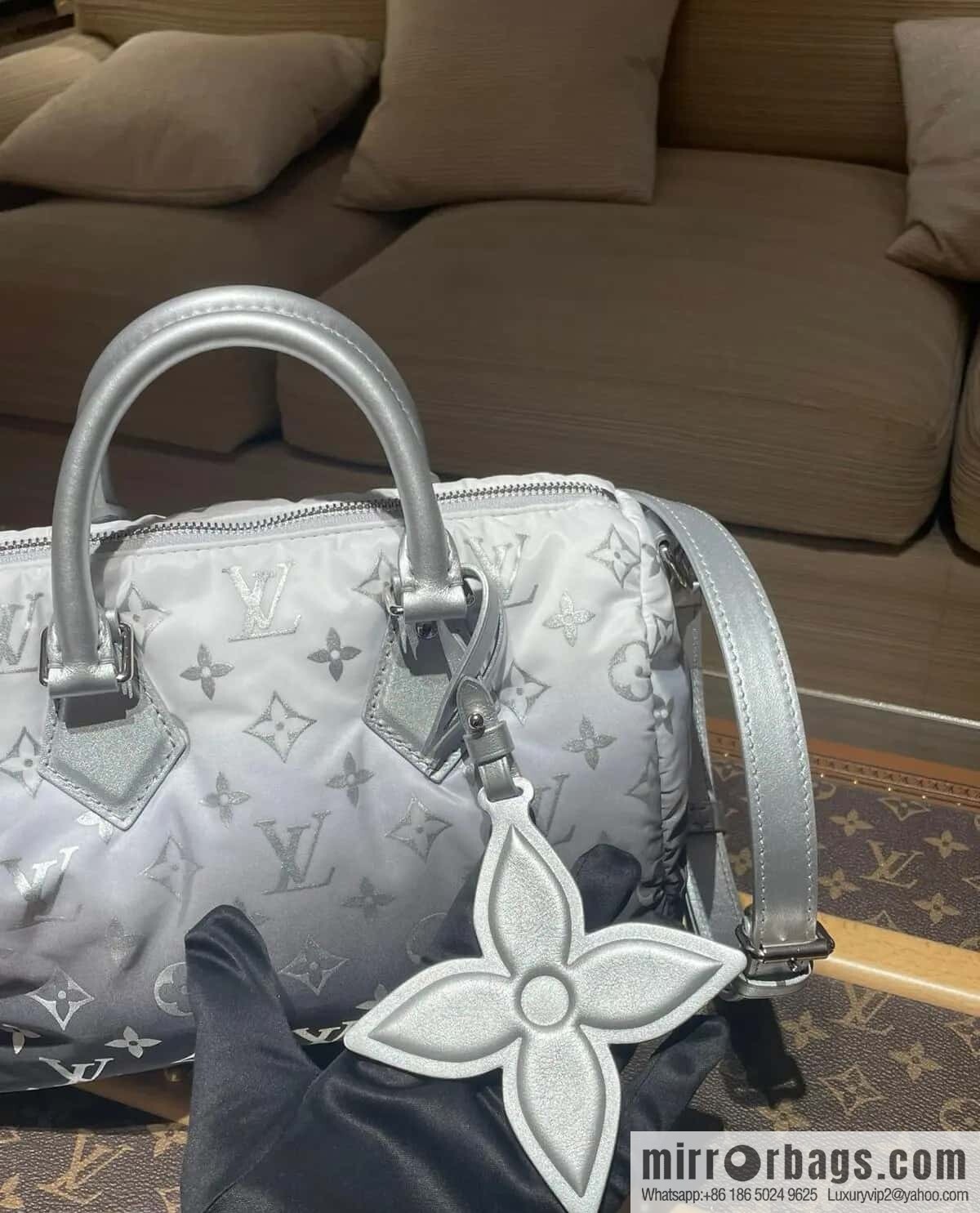 [Boutique‑grade] M11848 silver down, pillow bag speedy series, ski series SPEEDY BANDOULIZRE 25 handbag