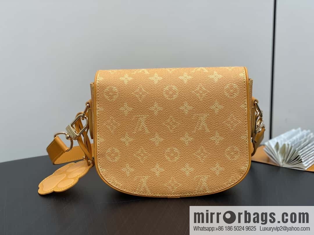 [Boutique‑grade] M12694 yellow silk screen, mailman bag series, this Montsouris small mailman bag.