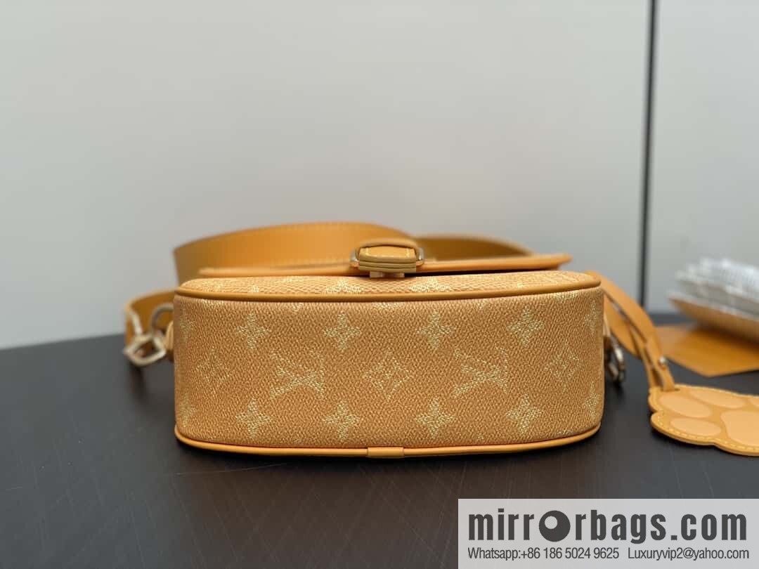 [Boutique‑grade] M12694 yellow silk screen, mailman bag series, this Montsouris small mailman bag.