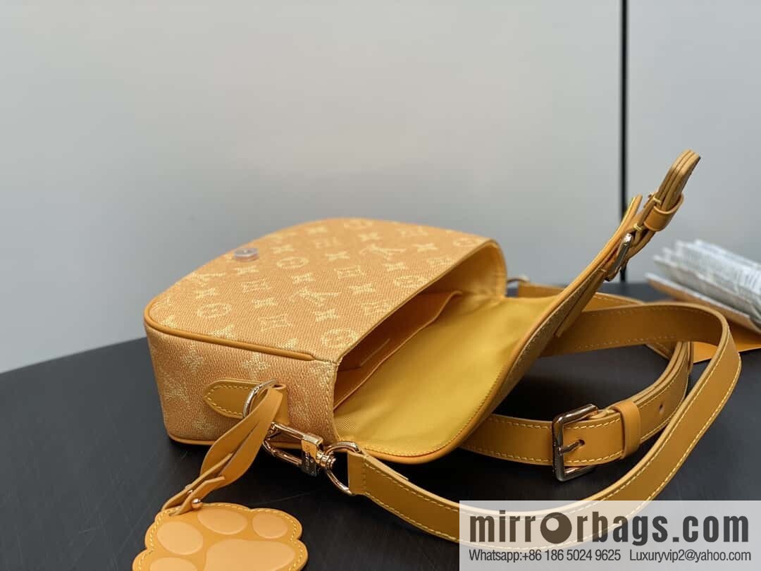 [Boutique‑grade] M12694 yellow silk screen, mailman bag series, this Montsouris small mailman bag.