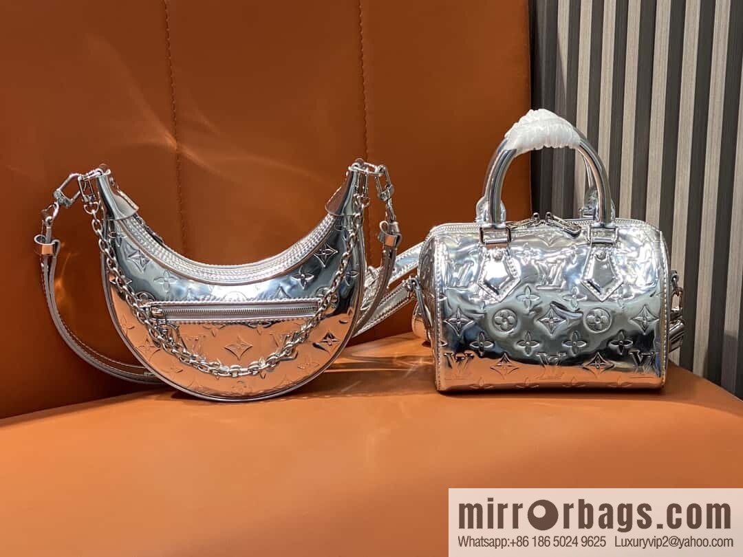 [Boutique‑grade] M11833 silver patent leather, chain moon bag series LOOP handbag