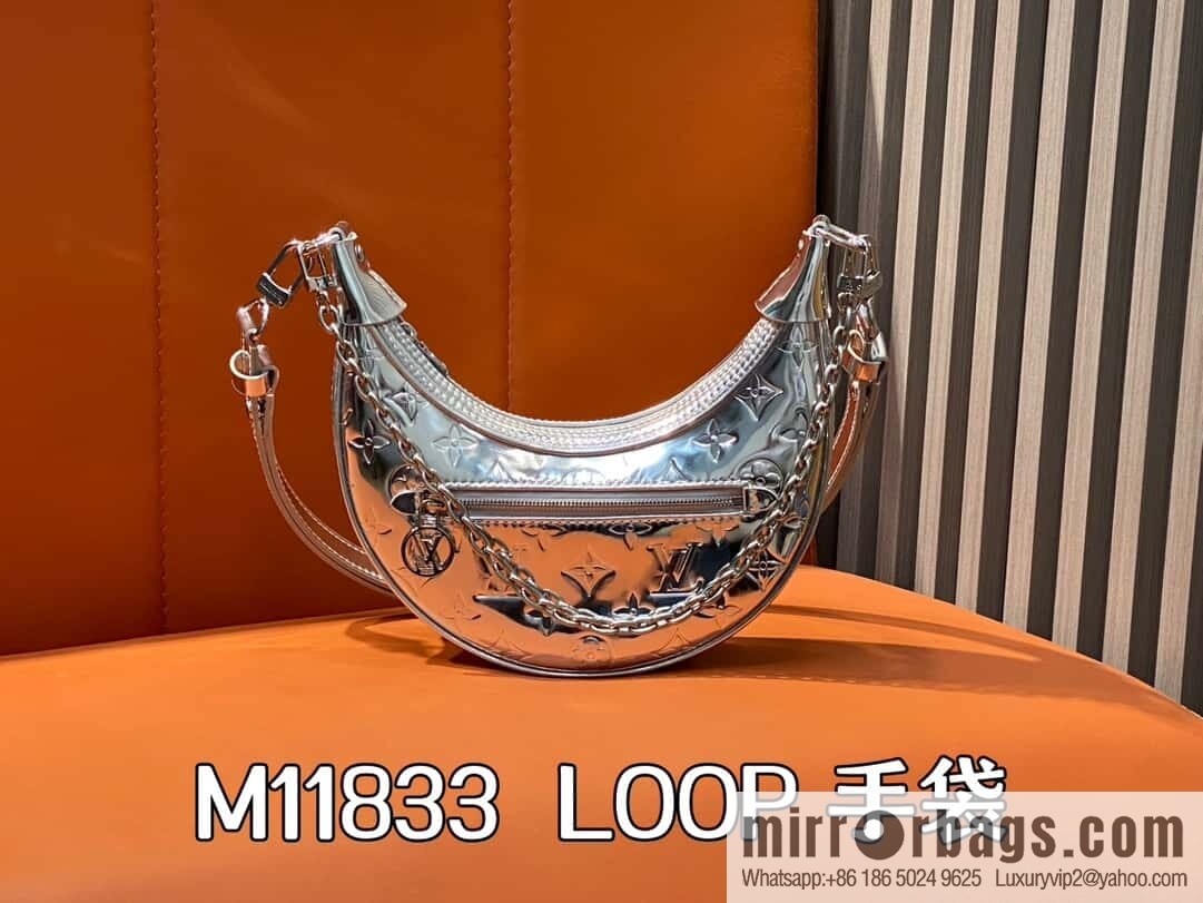 [Boutique‑grade] M11833 silver patent leather, chain moon bag series LOOP handbag