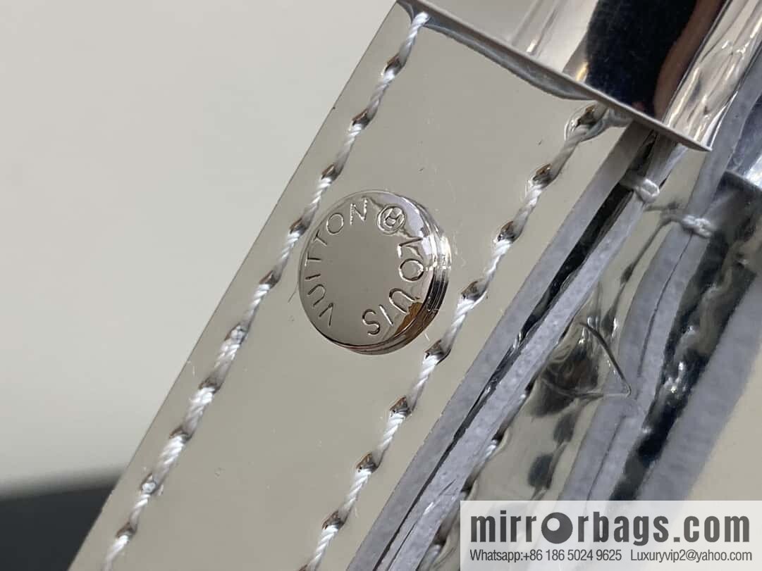 [Boutique‑grade] M11833 silver patent leather, chain moon bag series LOOP handbag