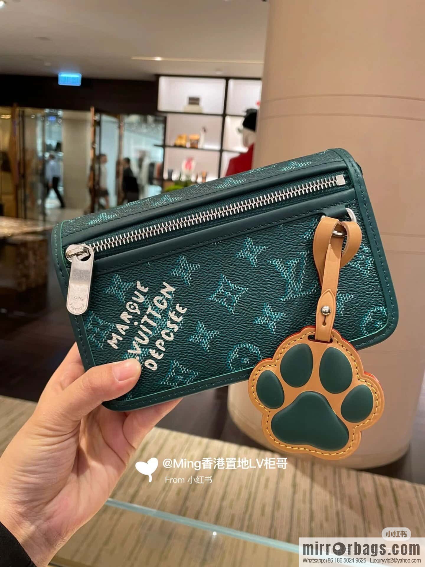 [Boutique‑grade] M12637 green silk screen, men's bag messenger bag series Bosphore mini handbag