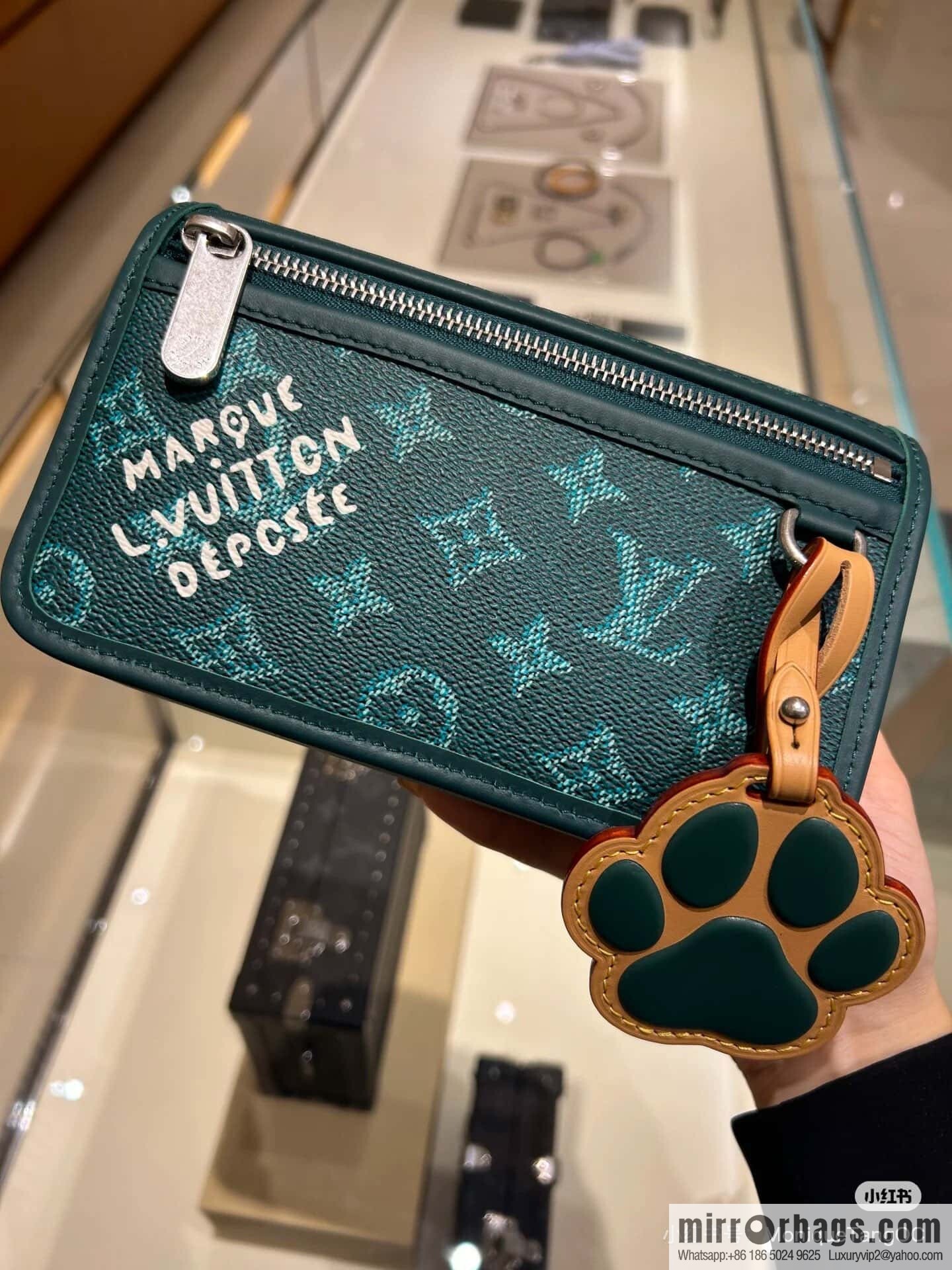 [Boutique‑grade] M12637 green silk screen, men's bag messenger bag series Bosphore mini handbag