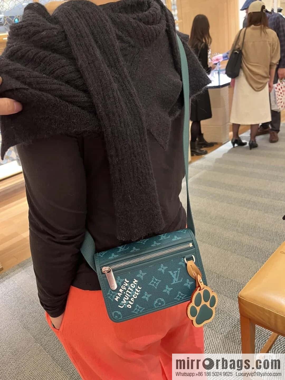 [Boutique‑grade] M12637 green silk screen, men's bag messenger bag series Bosphore mini handbag