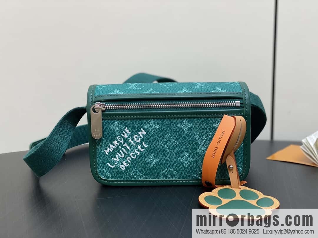 [Boutique‑grade] M12637 green silk screen, men's bag messenger bag series Bosphore mini handbag