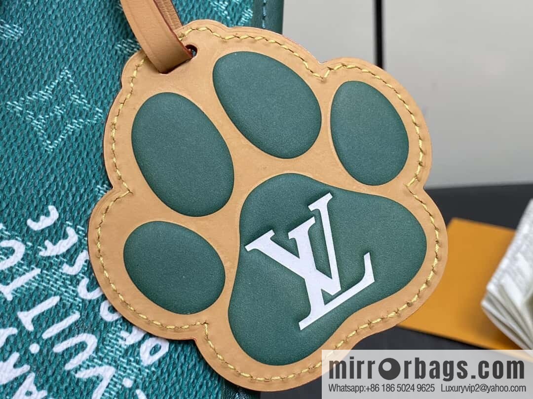 [Boutique‑grade] M12637 green silk screen, men's bag messenger bag series Bosphore mini handbag