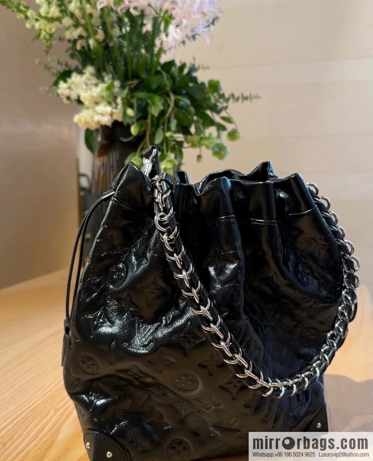[Boutique‑grade] M13484 black sheepskin, bucket bag series NOÉTRUNK small handbag 2025 Cruise early spring series reversion of the classic Noé handbag