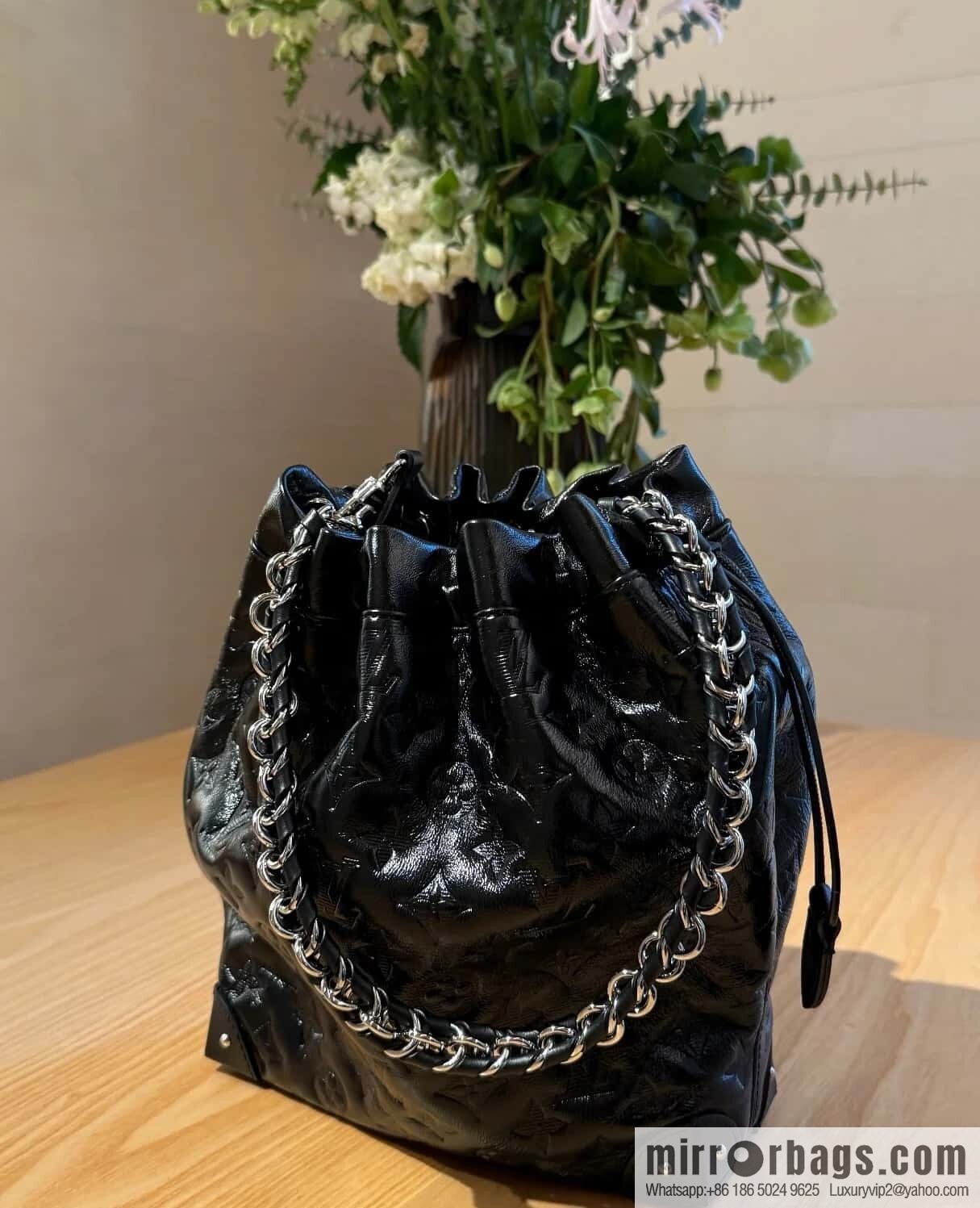 [Boutique‑grade] M13484 black sheepskin, bucket bag series NOÉTRUNK small handbag 2025 Cruise early spring series reversion of the classic Noé handbag