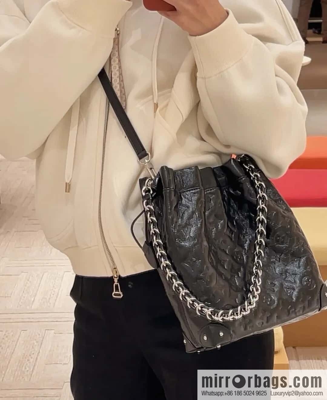 [Boutique‑grade] M13484 black sheepskin, bucket bag series NOÉTRUNK small handbag 2025 Cruise early spring series reversion of the classic Noé handbag