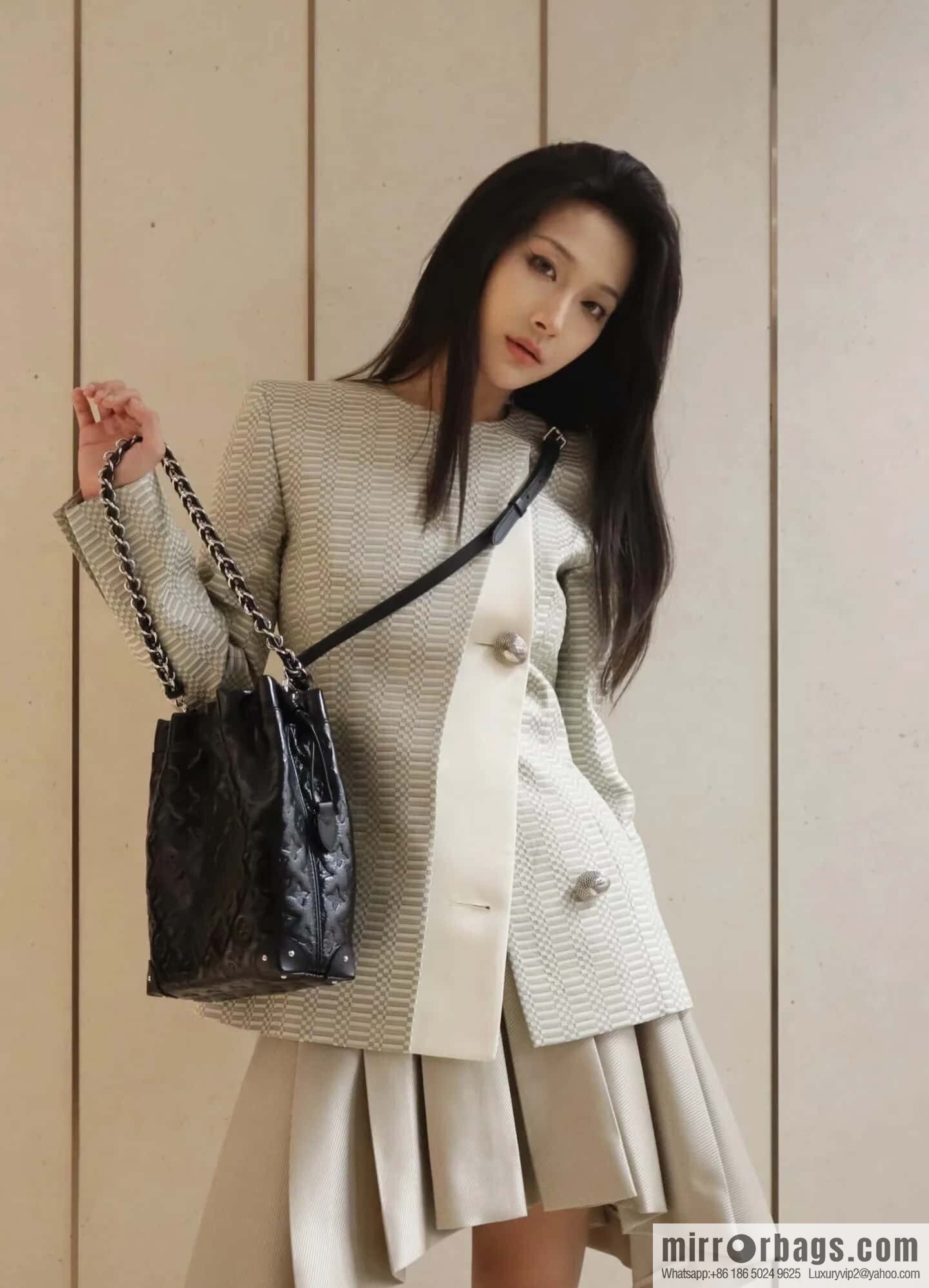 [Boutique‑grade] M13484 black sheepskin, bucket bag series NOÉTRUNK small handbag 2025 Cruise early spring series reversion of the classic Noé handbag