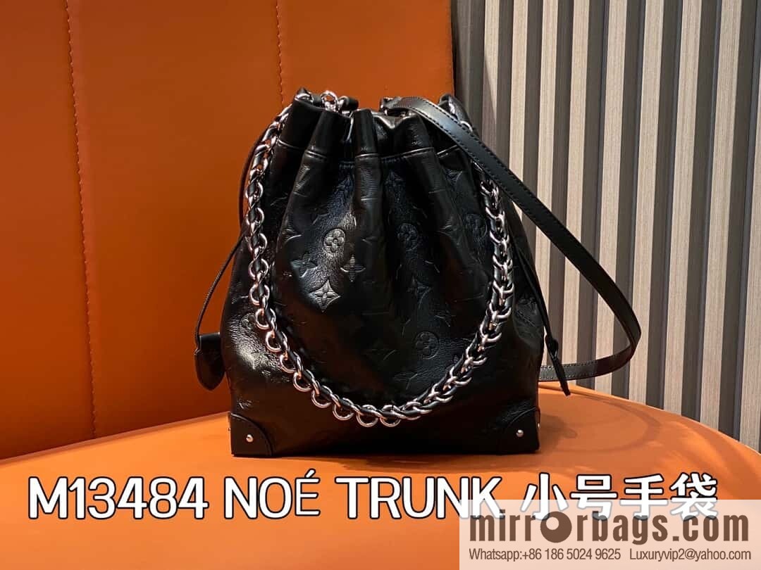 [Boutique‑grade] M13484 black sheepskin, bucket bag series NOÉTRUNK small handbag 2025 Cruise early spring series reversion of the classic Noé handbag