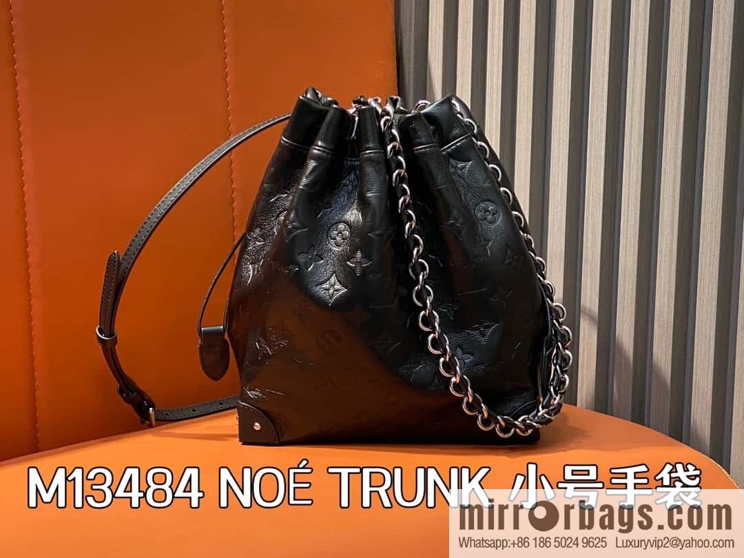 [Boutique‑grade] M13484 black sheepskin, bucket bag series NOÉTRUNK small handbag 2025 Cruise early spring series reversion of the classic Noé handbag