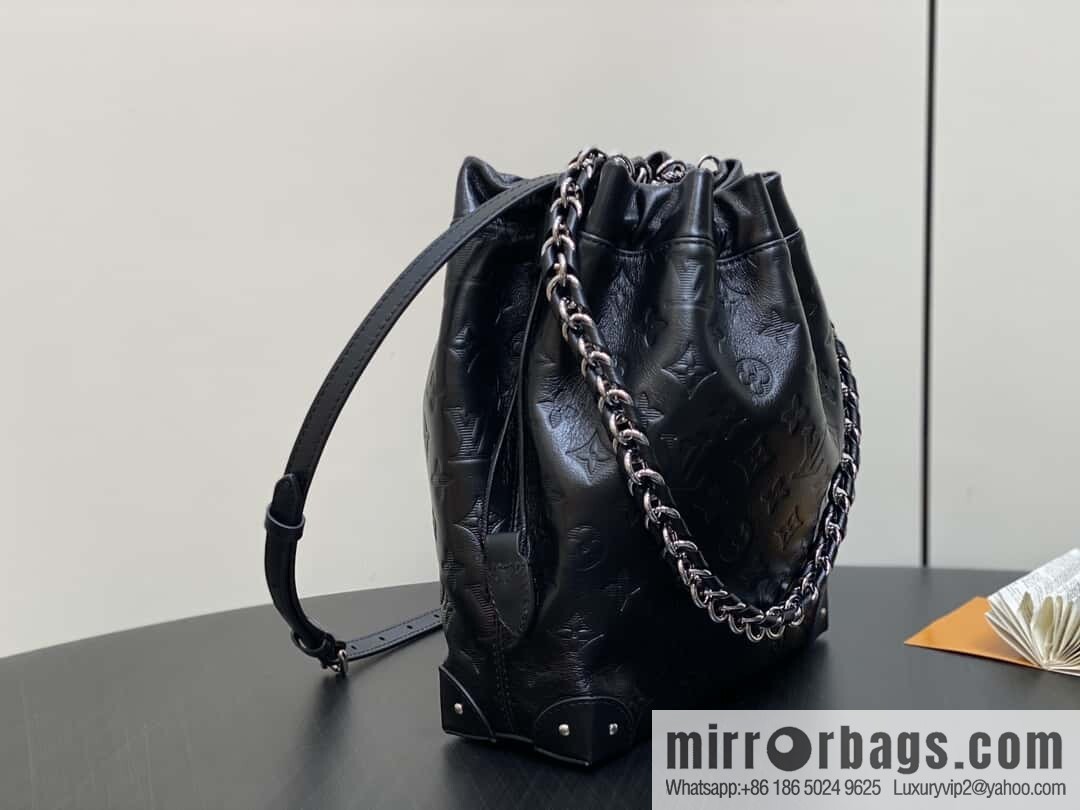 [Boutique‑grade] M13484 black sheepskin, bucket bag series NOÉTRUNK small handbag 2025 Cruise early spring series reversion of the classic Noé handbag