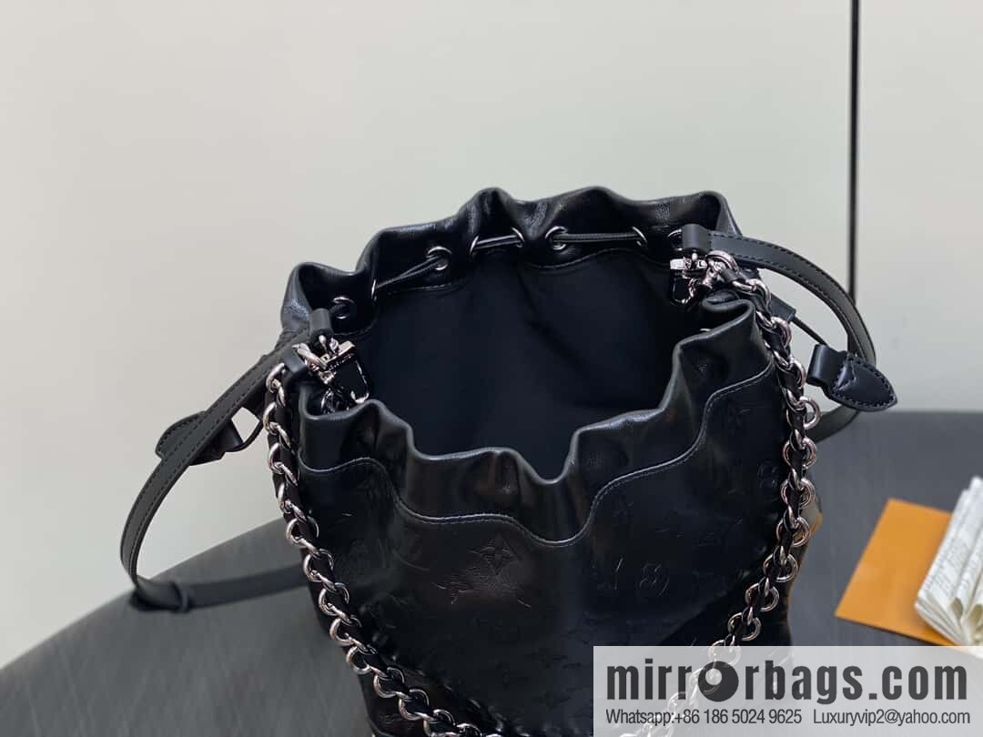 [Boutique‑grade] M13484 black sheepskin, bucket bag series NOÉTRUNK small handbag 2025 Cruise early spring series reversion of the classic Noé handbag