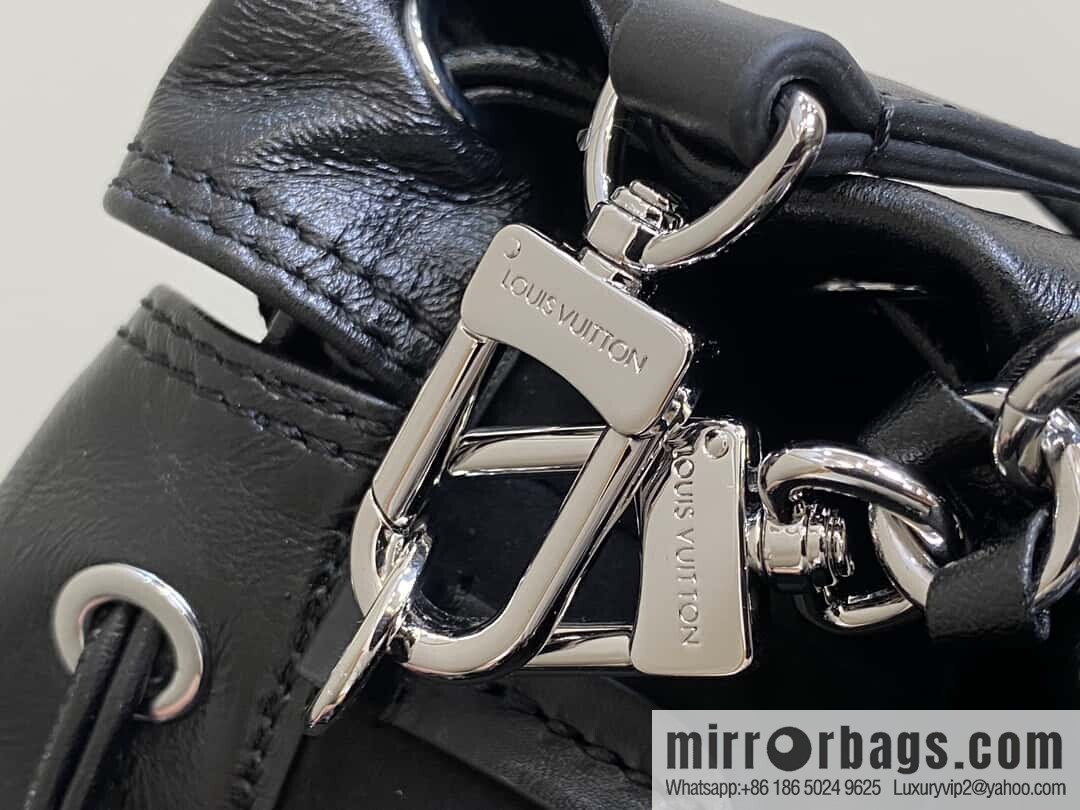 [Boutique‑grade] M13484 black sheepskin, bucket bag series NOÉTRUNK small handbag 2025 Cruise early spring series reversion of the classic Noé handbag