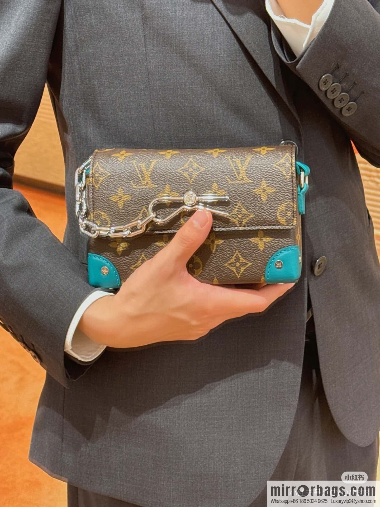 [Boutique‑grade] M12080 presbyopia/green, men's bag messenger bag series, this Steamer mini handbag.