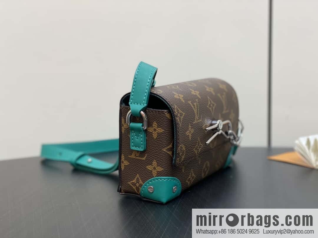 [Boutique‑grade] M12080 presbyopia/green, men's bag messenger bag series, this Steamer mini handbag.