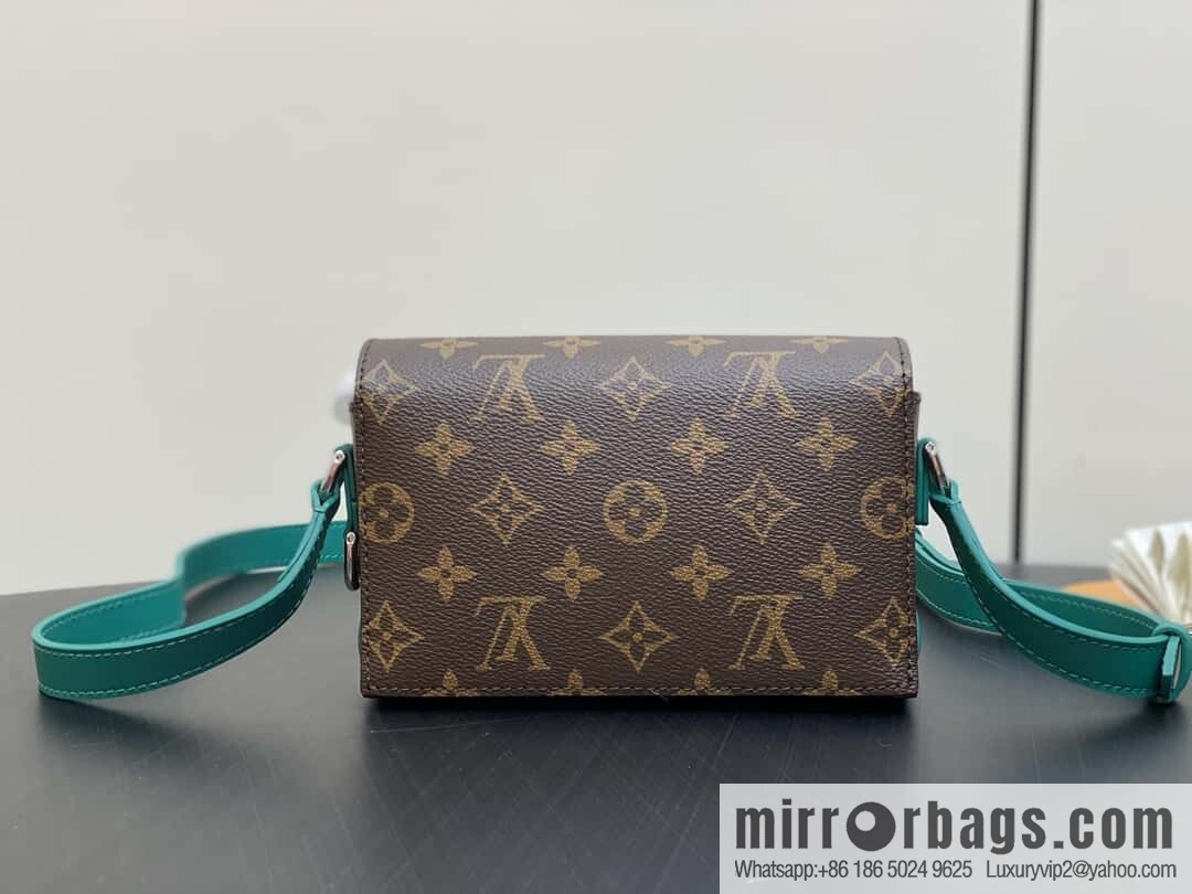 [Boutique‑grade] M12080 presbyopia/green, men's bag messenger bag series, this Steamer mini handbag.