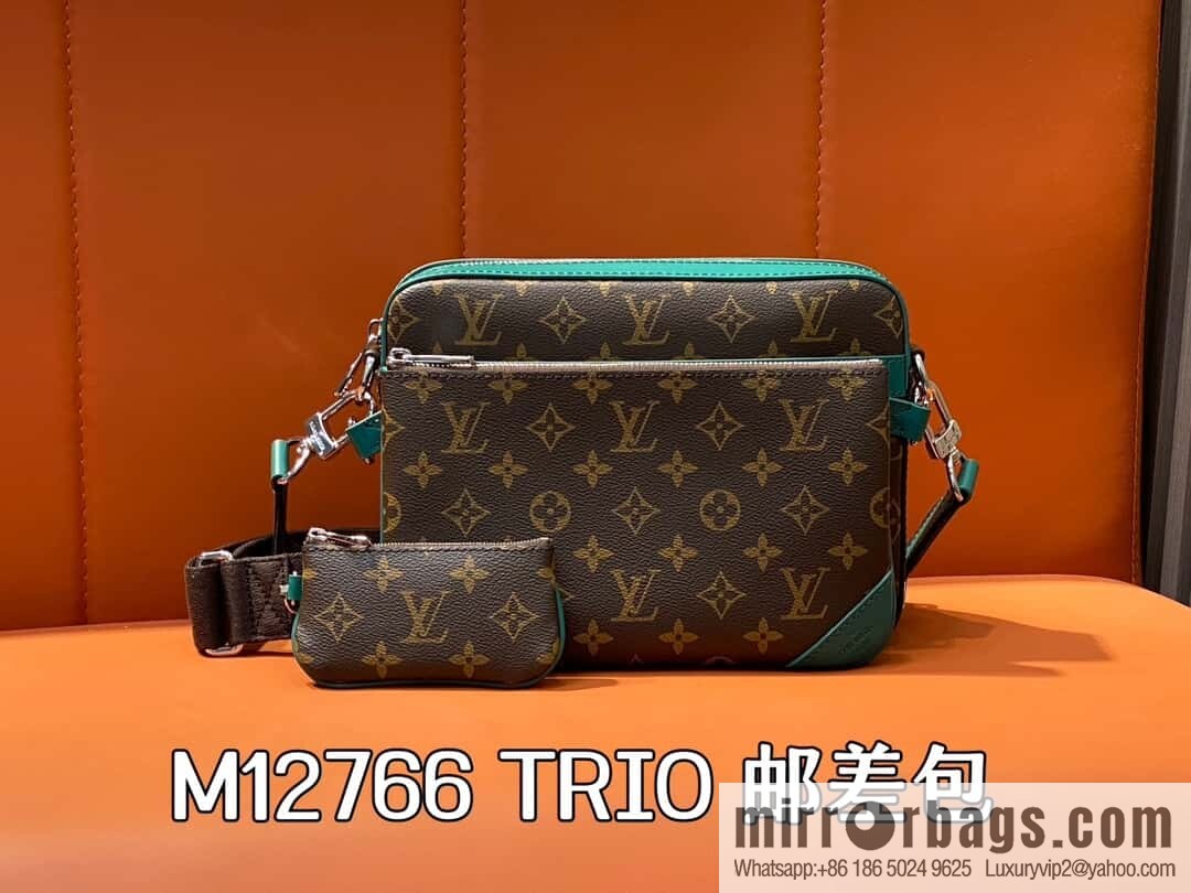 [Boutique‑grade] M12766 presbyopia/green, men's bag three-piece series TRIO messenger bag
