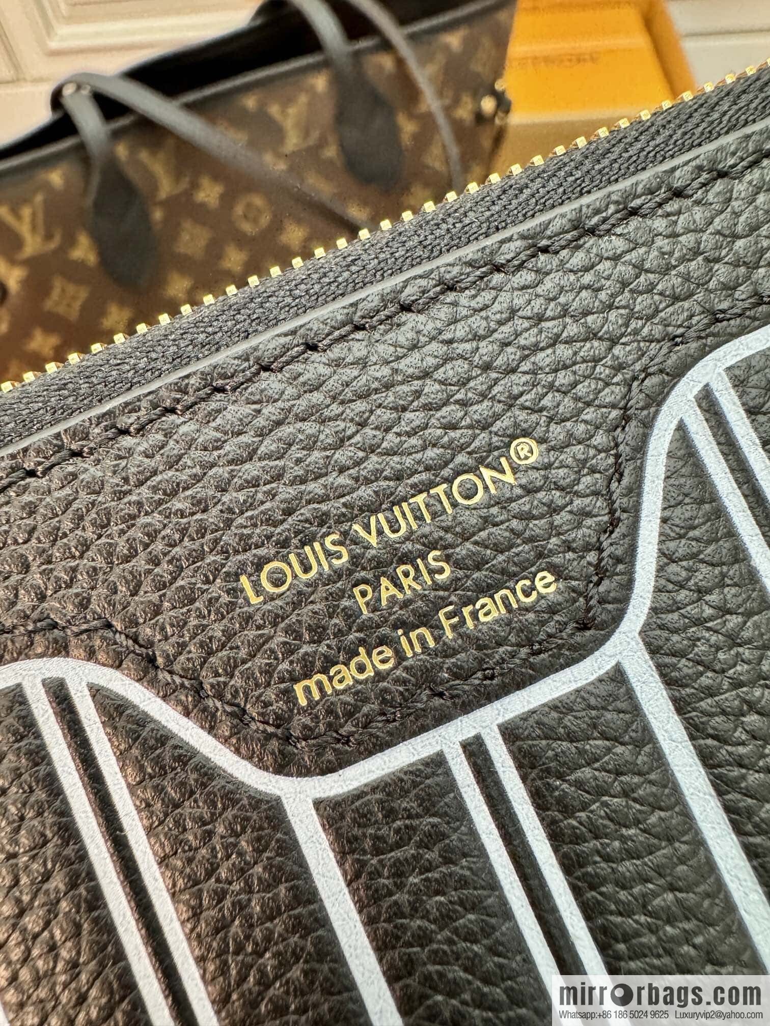LV M11946 REVERSIBLE Neverfull Inside Out MM