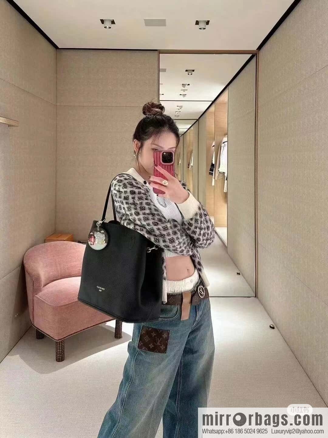 LV M11946 REVERSIBLE Neverfull Inside Out MM