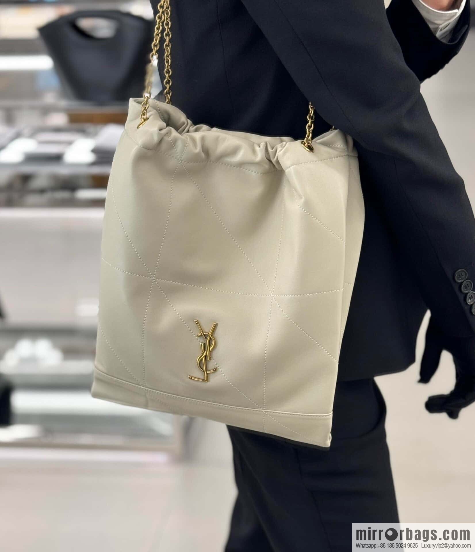 YSL 𝗝𝗔𝗠𝗜𝗘 𝟰.𝟯 𝗣𝗢𝗖𝗛𝗢𝗡 sheep leather clutch bag 781666 white