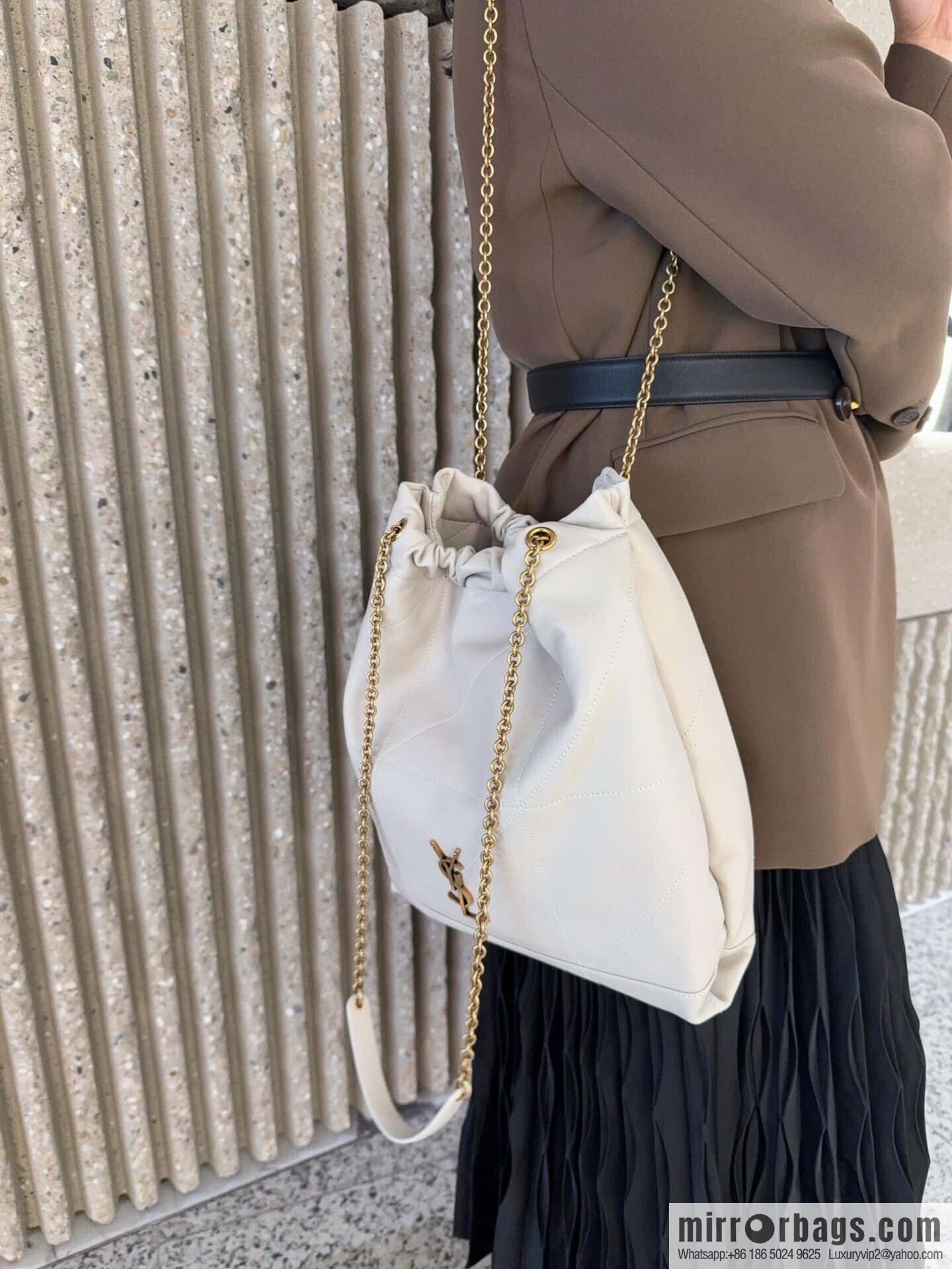 YSL 𝗝𝗔𝗠𝗜𝗘 𝟰.𝟯 𝗣𝗢𝗖𝗛𝗢𝗡 sheep leather clutch bag 781666 white